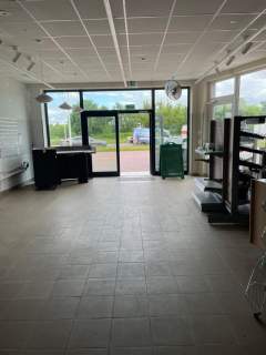Na wynajem lokal 100m2 przy galerii Ostrovia