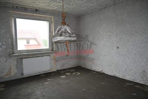 CHUDOBA/Dom pow. 185 m na urokliwej działce