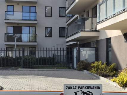 Na sprzedaż miejsce postojowe z piwnicą w Wiktoryn