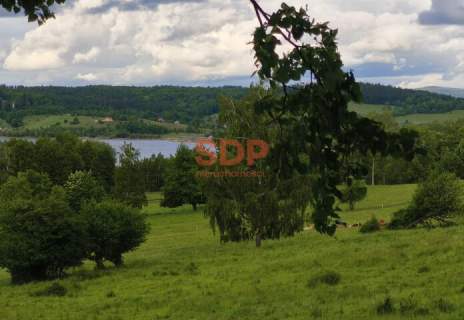 Całoroczny domek z ogródkiem i tarasem z widokiem na Zalew