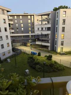 Budynek z 2016 r., 2 pokoje, winda, balkon.