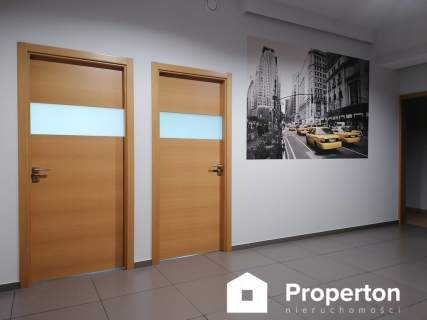 Lokal 40m2 przy węźle S17 biuro/usługi