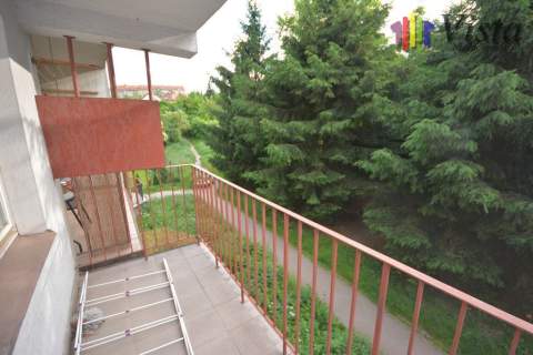 2 pokoje, balkon, 1. piętro, miejskie ogrzewanie