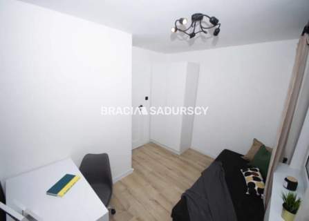 5 pokoi 58 m Balkon Prądnik Czerwony
