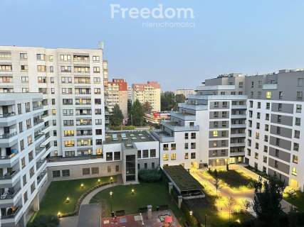 2 pokoje, umeblowane, balkon, garaż, klimatyzacja.