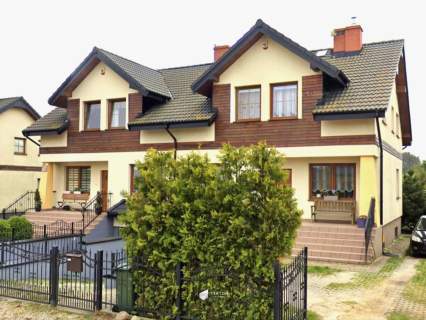 Słoneczna połowa bliźniaka Bojano Sauna i jacuzzi