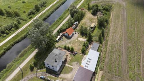 Działka z domkiem i pozwoleniem na budowę