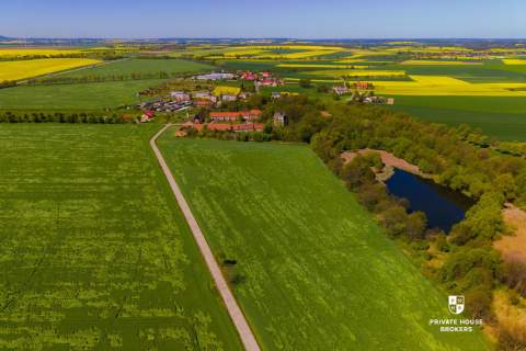 Zespół folwarczno-pałacowy na 17ha gruncie