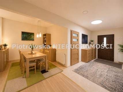 Nieruchomość komercyjna na sprzedaż, 400 m2, Próba