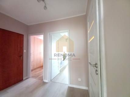 Trzypokojowe mieszkanie z balkonem z klimatyzacją