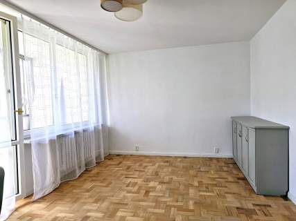 Świeżo po remoncie ciche mieszkanie / trzy pokoje / oddzielna...