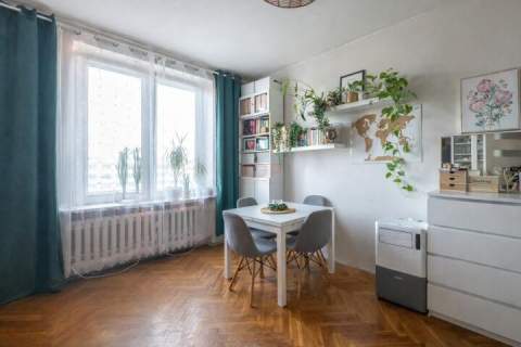 Centrum 2 pok. w rozkładzie balkon osobna kuchnia parking