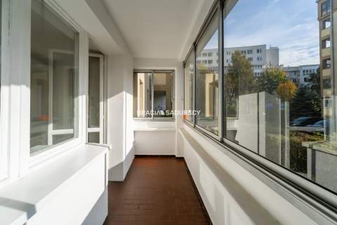 lokal na biuro, 64m2 na parterze,parking tramwaj