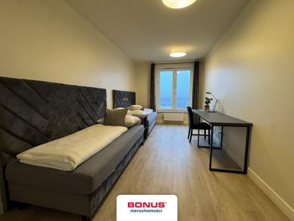 Przestronny apartament 157,23m2 z dużym tarasem.