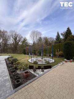 Dom 220 m Garaż 2-stan. Działka 18 ar l