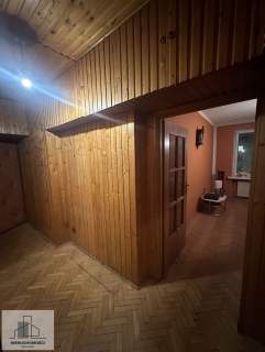 Kamienica, 2 pokoje z mozliwoscia 3, oddzielna kuchnia obok Placu