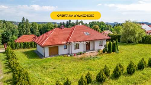 Nowoczesny dom parterowy w Łapanowie