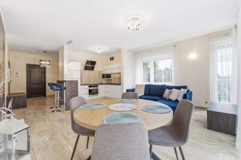 Jasne, komfortowe 54m2 na wynajem, duży balkon
