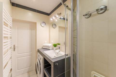 Przestronne mieszkanie w pięknej zabytkowej kamienicy