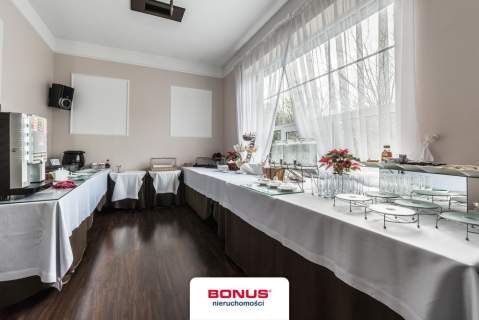 Hotel przy wjeździe do Poznania - Przeźmierowo