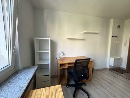 Wynajem - kawalerka - al. Wiśniową - 2099 zł