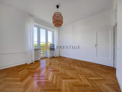 Elegancki 4 pokojowy apartament w kamienicy