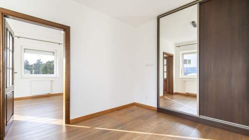 Apartament w nowoczesnej willi blisko morza