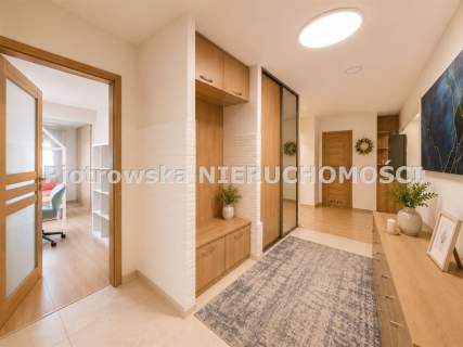 Nieruchomość komercyjna na sprzedaż, 400 m2, Próba