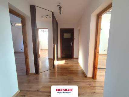Mieszkanie - 3 pokoje w cichej okolicy