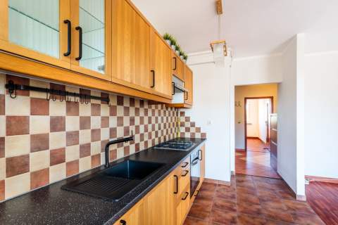Zielonka 3-pokoje, ostatnie piętro, loggia 15 m 