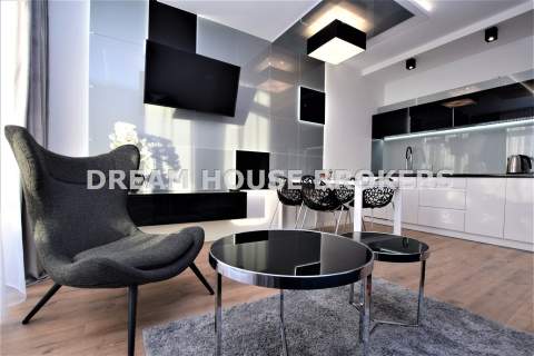 Luksusowy Apartament na Nowoczesnym Pobitnie