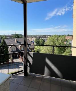 Duży balkon, ładny widok, dużo światła, fajne