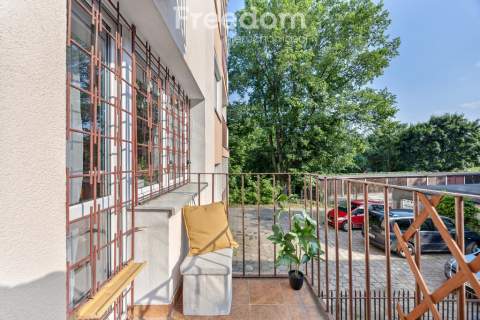 2 pokoje po remoncie Balkon 220 m do PKP