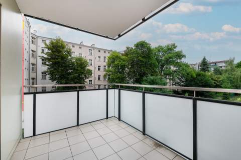 Rozkładowe 2 pok. z balkonem przy Grabiszyńskiej / dostępne