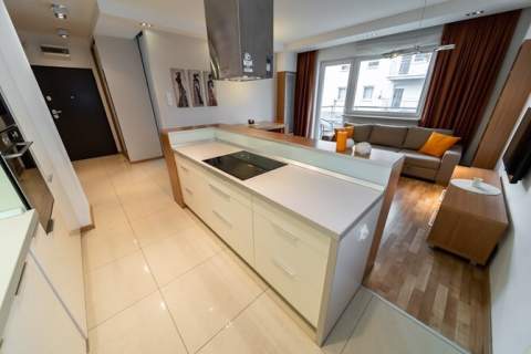 3 pokoje, balkon, mp - Stróżyńskiego 13