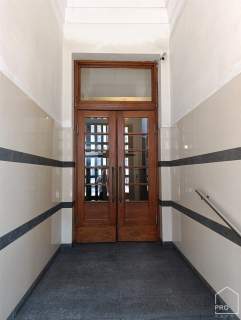 Przestronny apartament w kamienicy z windą