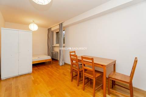 Kraków Skarbińskiego dwa oddzielne pokoje 44m2