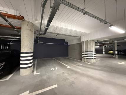 2 POKOJE Z KOMÓRKĄ I MIEJSCEM PARKINGOWYM W CENIE