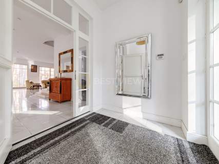 Dom w sercu Magdalenki 415 m2 działka 1900m2