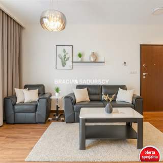 Wygodny elegancki apartament w centrum.