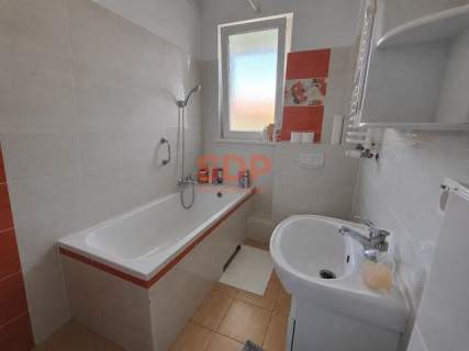 2 pokoje 68 m2 Balkon Osobna kuchnia Blisko centrum 
