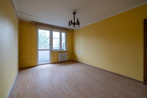 2 pokoje z możliwością przerobienia na 3 z balkonem