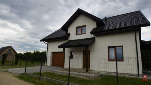 Wolnostojacy dom w spokojnej okolicy