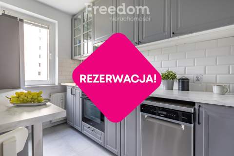 2 pokoje. Oddzielna kuchnia. Balkon