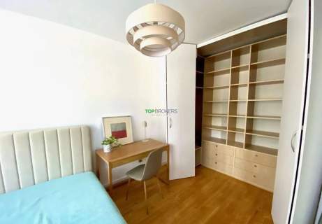Luksusowy salon z aneksem i sypialnia, garaż