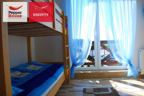 Dwupoziomowy apartament nad morzem z basenem