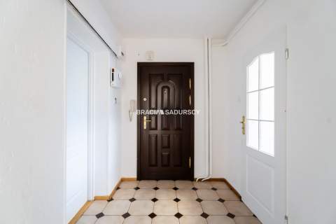 lokal na biuro, 64m2 na parterze,parking tramwaj