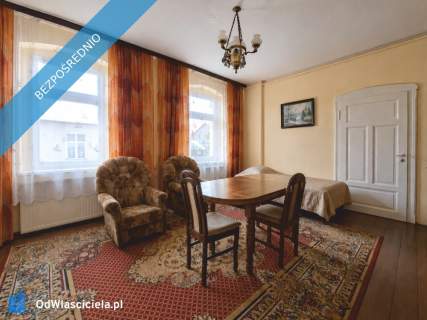 Przedwojenny dom z działką 1800 m w centrum Czernicy