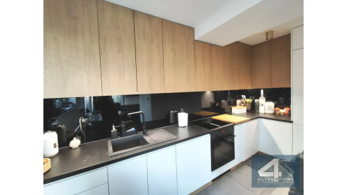 Dwupoziomowy apartament z dużym ogrodem