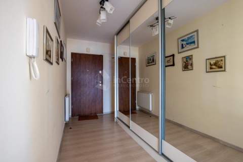 Przestronny apartament 116m2. z dużym tarasem.